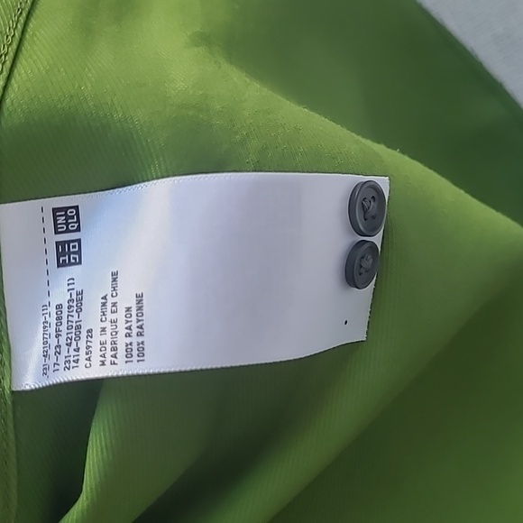 Uniqlo Green Button Shirt - Picture 3 of 5